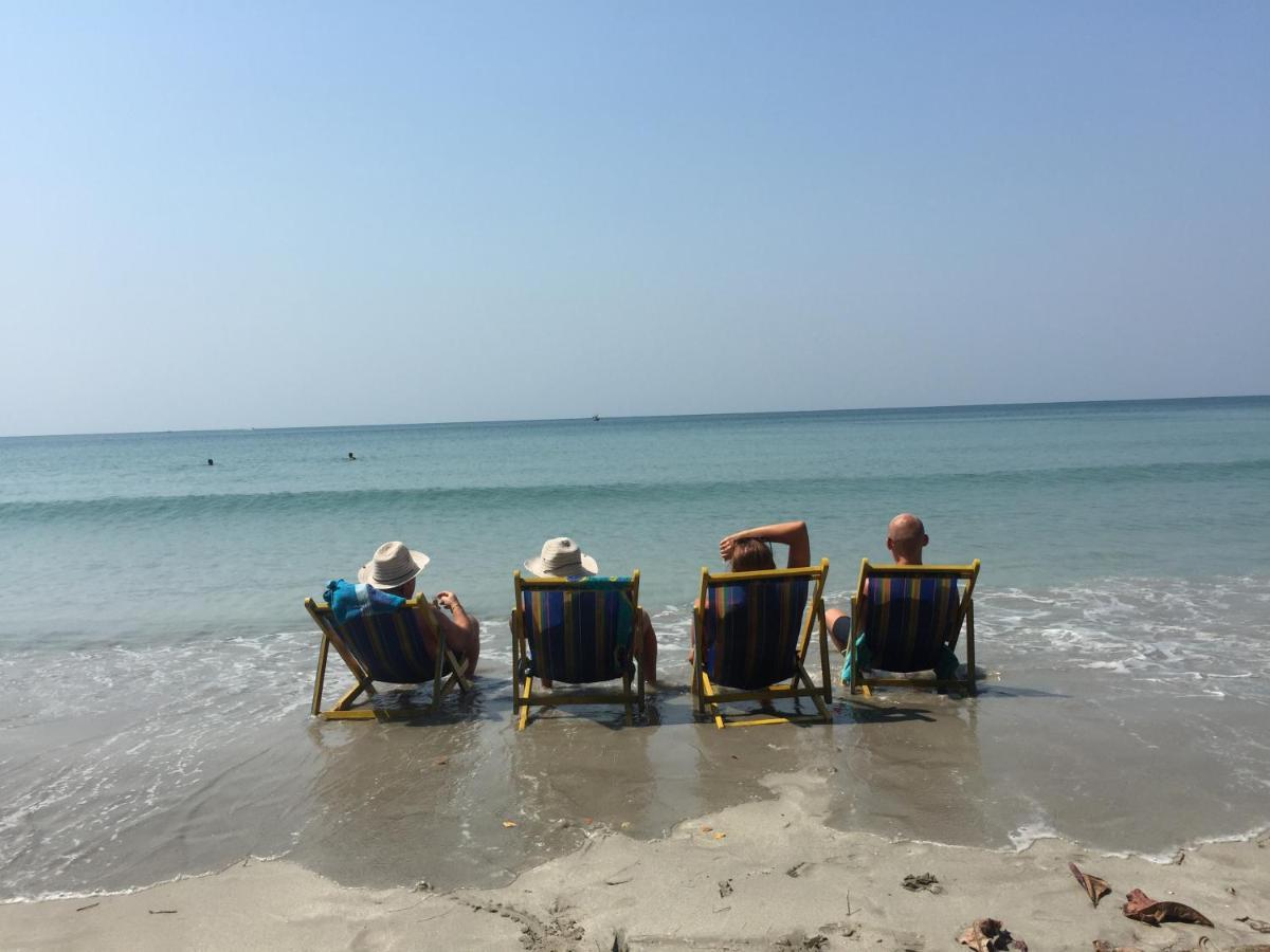 Harry'S Beach Club 반 페 외부 사진
